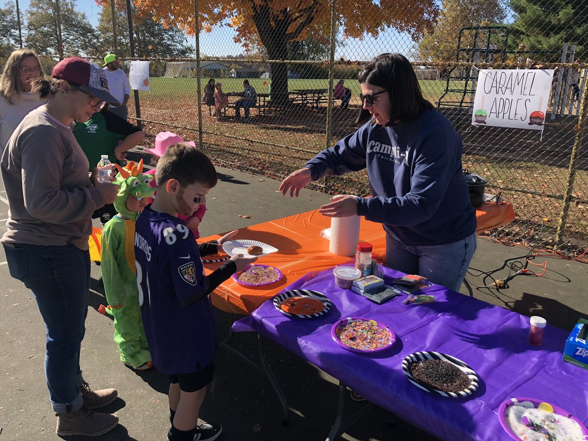 Jeffrey Tessier (@jefftessierbcps) on Twitter photo Thank you <a href="/Prettyboyes1/">PrettyboyES</a> PTA for running a super fun PumpkinPalooza! A beautiful fall afternoon. Hey kids- Mr T likes KitKats ππ»π« Thank you <a href="/Prettyboyes1/">PrettyboyES</a> PTA for running a super fun PumpkinPalooza! A beautiful fall afternoon. Hey kids- Mr T likes KitKats ππ»π«