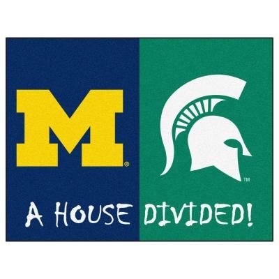 VickieCornwell's tweet photo. @SamHeughan 
Today! Biggest Game in  College Football!! https://t.co/VYzps8aDEJ