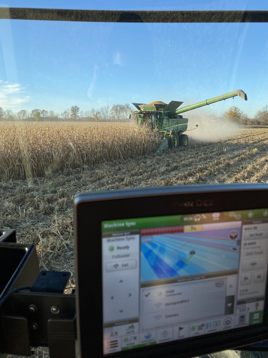 KurtisShipp's tweet photo. Beautiful fall day for corn harvest! 🌽🌽🌽 #harvest22 https://t.co/KDadXa6VMH