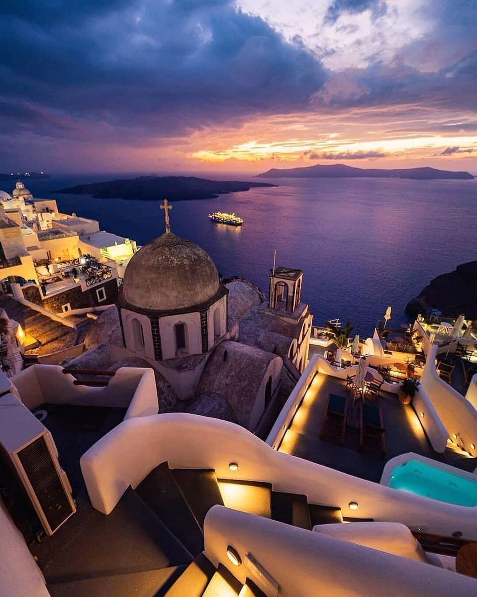 ChelseaBondGirl's tweet image. #SantoriniSaturday 💜🇬🇷

📸: @etchd