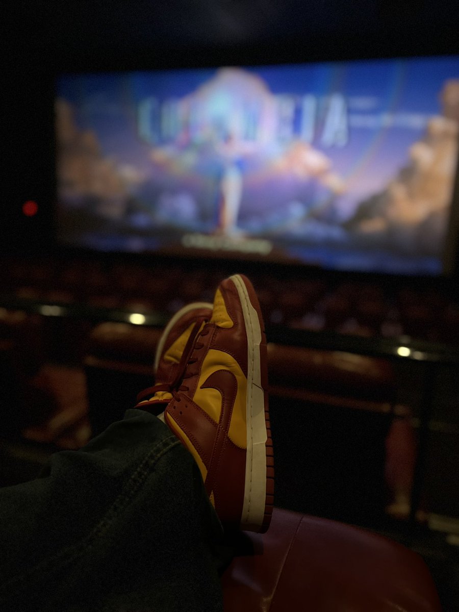 FacesSemo's tweet photo. #movie  #SaturdayVibes https://t.co/T3mNN1jWCM