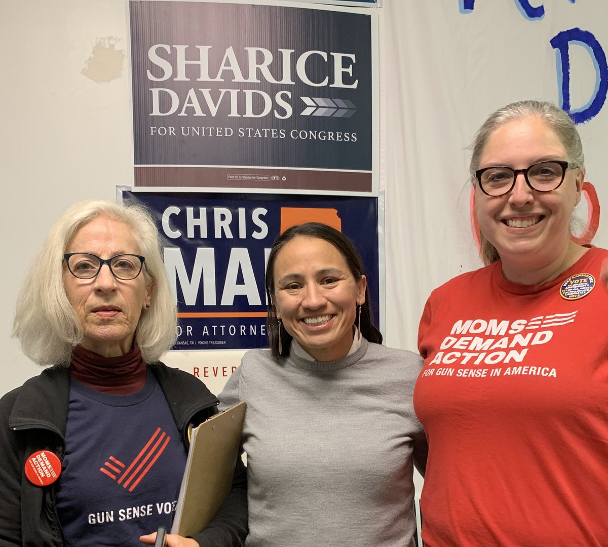 So inspiring to hear from the candidate herself before you head out to canvass! Knocking doors for @MomsDemand #GunSenseCandidate @RepDavids for #WeekendOfAction in Johnson County. #ksleg #MomsAreEverywhere