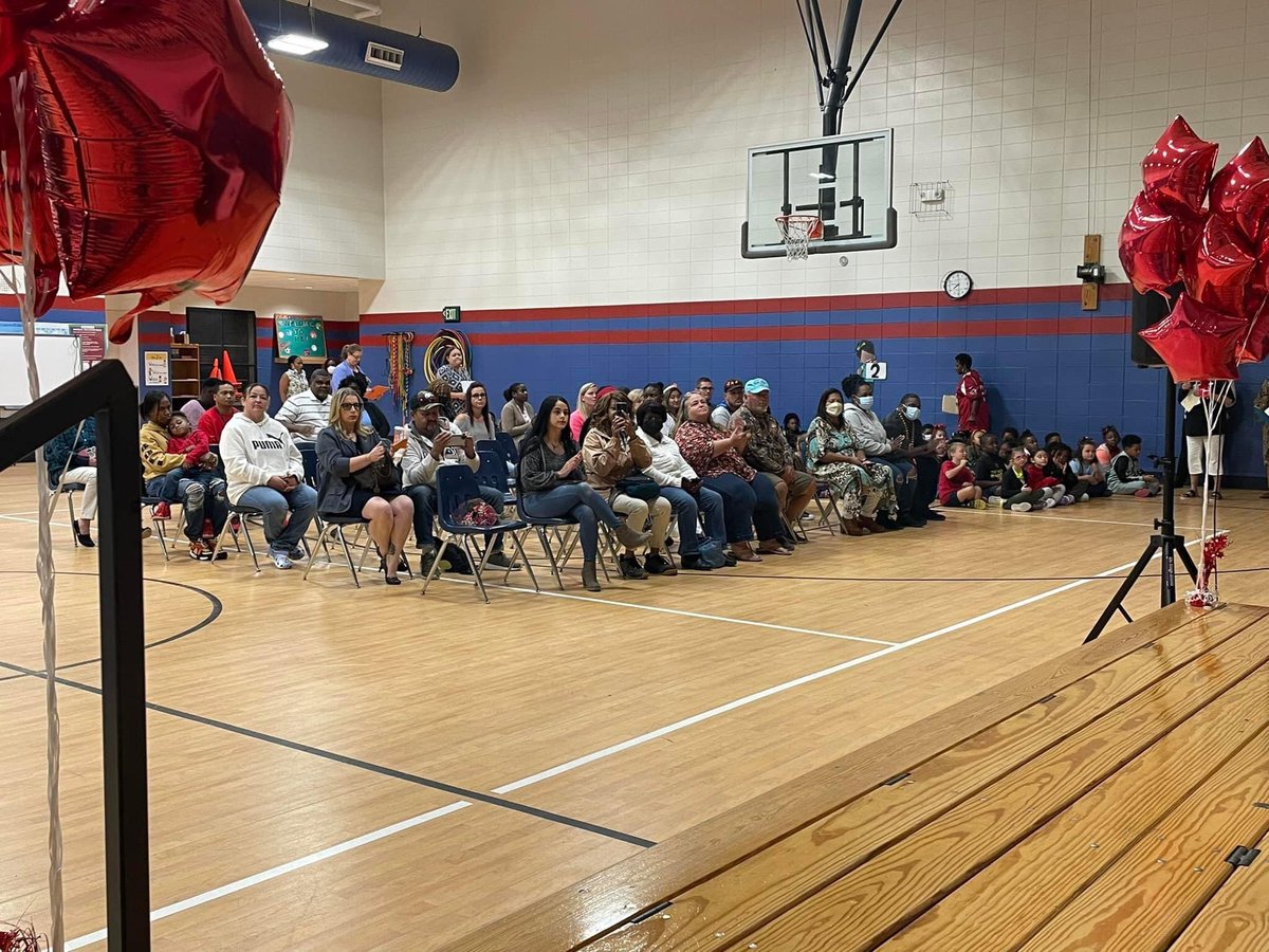 FLE_Explorers's tweet image. ✨This week gave us a little nostalgia as we resumed in-person events for the first time in 3 years! Thank you to all FLE families that supported the Quarterly Awards ceremony on Friday! We are so proud of each one of our students. #DreamBelieveAchieve