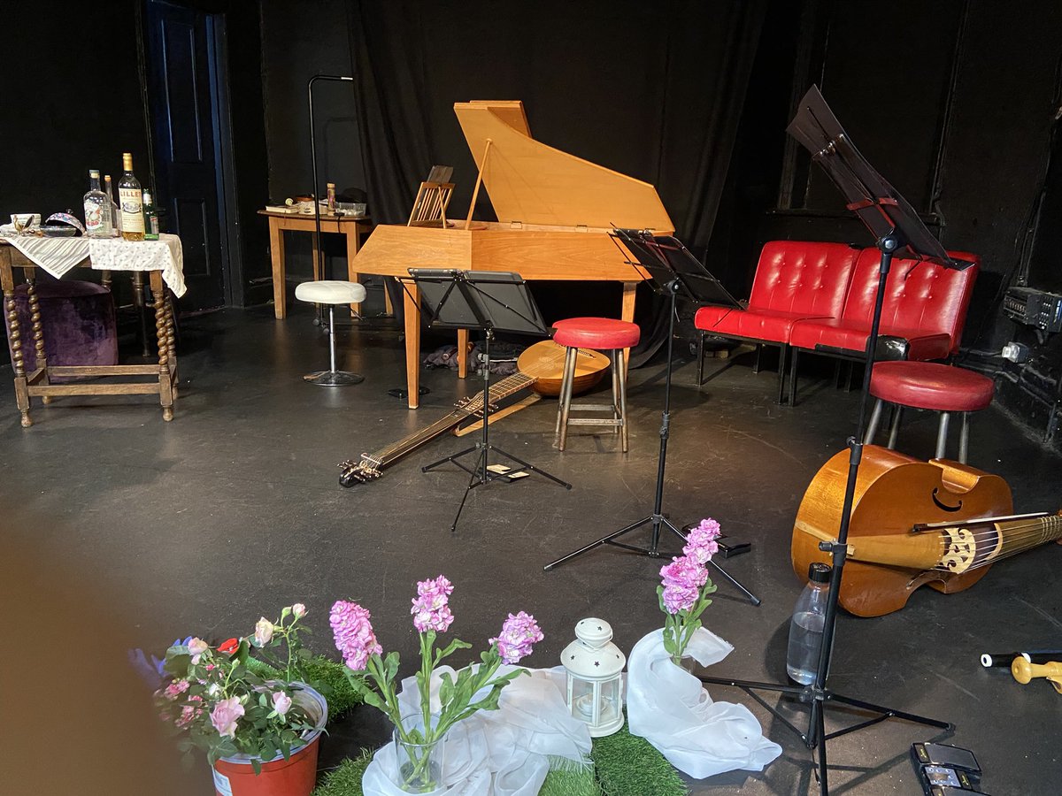 MrsOsmond_'s tweet photo. Unique Baroque musical theatre & Whodunnit experience #ApollosCabinet #WhoKilledJeanMarieLeClair? @HenandChicksN1 Stunning music ensemble! Entertaining & fun! https://t.co/agu9T4POtu