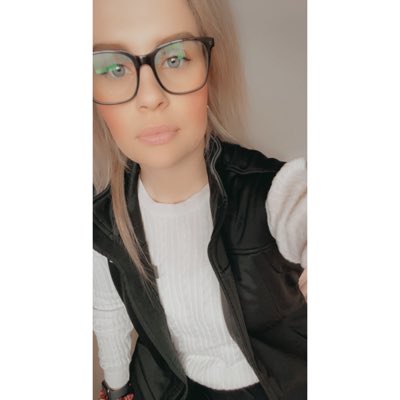emmeow_93's tweet photo. #NewProfilePic https://t.co/YF2Bh7hNML