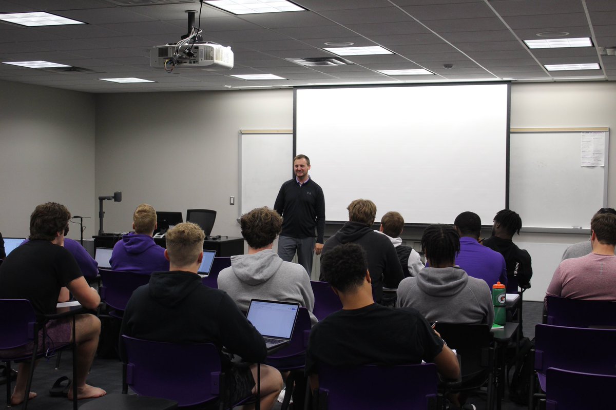 Fall Break Wknd: <a href="/UofStThomasMN/">University of St. Thomas</a> 
Career Dev. Seminar: ✅
Halloween Practice: ✅
Team Movie Night: ✅
Hall of Fame Ind: ✅
And The 🏡 W: ✅

…it just feels right <a href="/UST_Football/">St. Thomas Football</a> 🔒 

🔥#P21de | #Pa22ion | #Pion23rs 💟