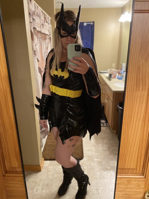 Happy Halloween weekend y&rsquo;all ! Enjoy spooky season 👻 https://t.co/vw83gii0zK