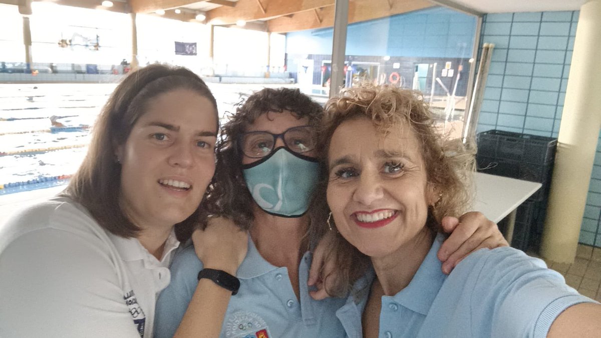 superlumilla's tweet photo. Pues aquí estamos Ana @anita_2987 , Rosa y yo comenzando una nueva temporada 👏👏 Vamos chicas que esta promete ser muy muy satisfactoria. @CN_Leon  a tope  💪💪 #leonesp #igerleonesp #natacion #competiciones https://t.co/liVk46xlhI