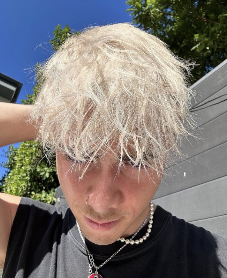 relaxbesson's tweet photo. BLONDE CORBYN HAS RETURNED https://t.co/WsmYiOixpR