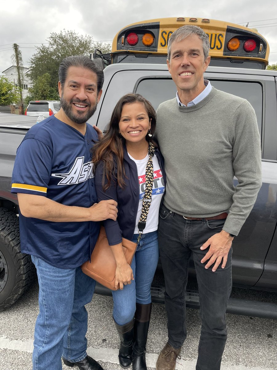 fridas_cafe's tweet photo. It’s #election time ya’ll! Please get out and vote! During #earlyvoting you can vote on the weekend. No excuses. Also, I have two new bff’s #beto + Will Farrell 😃 https://t.co/Ga4hJXR7tf