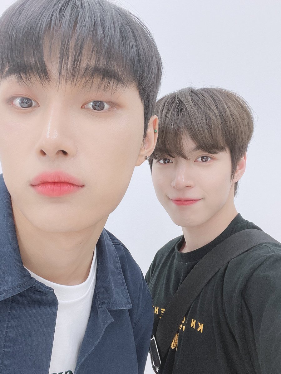 OmegaXgallery's tweet photo. #JAEHAN #재한 #HWICHAN #휘찬
 #OMEGA_X #오메가엑스
@OmegaX_official @OmegaX_members https://t.co/5sFmJoYWUF