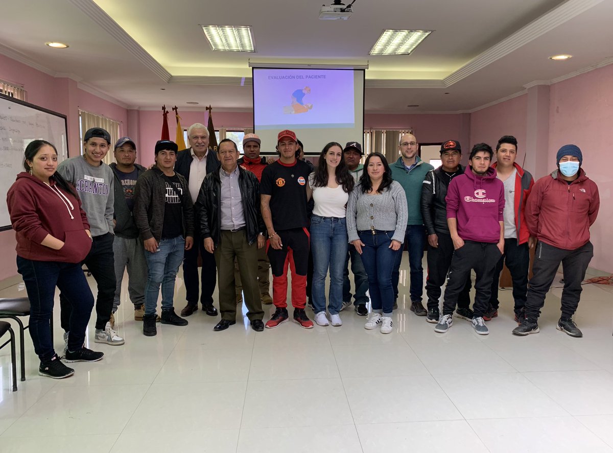 💙❤️ Esta mañana y tarde recorrimos la #ParroquiaCheca; conversamos con los dirigentes barriales para conocer sus necesidades, en temas de seguridad, salud, espacios comunitarios, etc. Estamos comprometidos en construir juntos el #Azuay que nos merecemos.