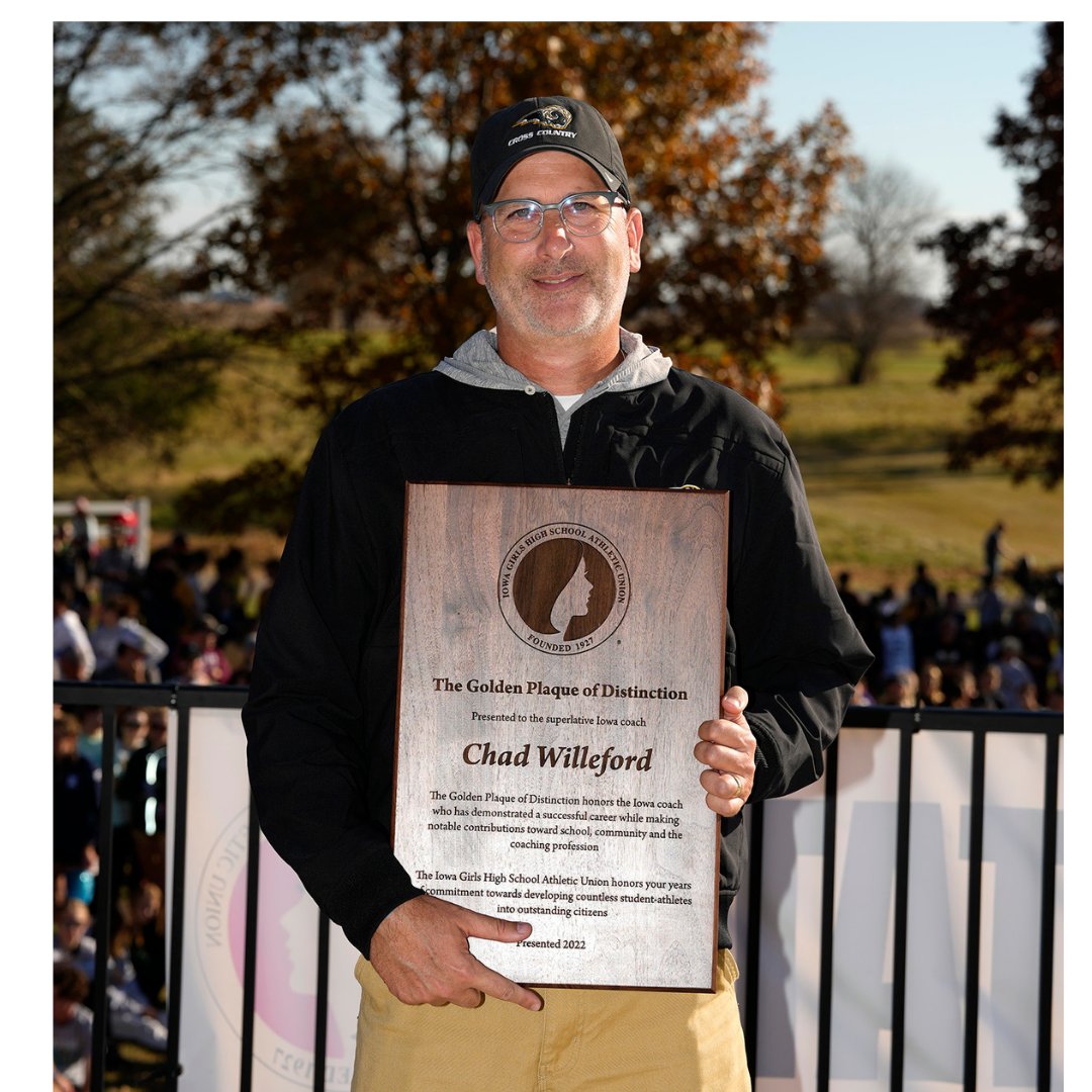 Congratulations to the  2022 Cross Country Golden Plaque recipient Chad Willeford of Southeast Polk.