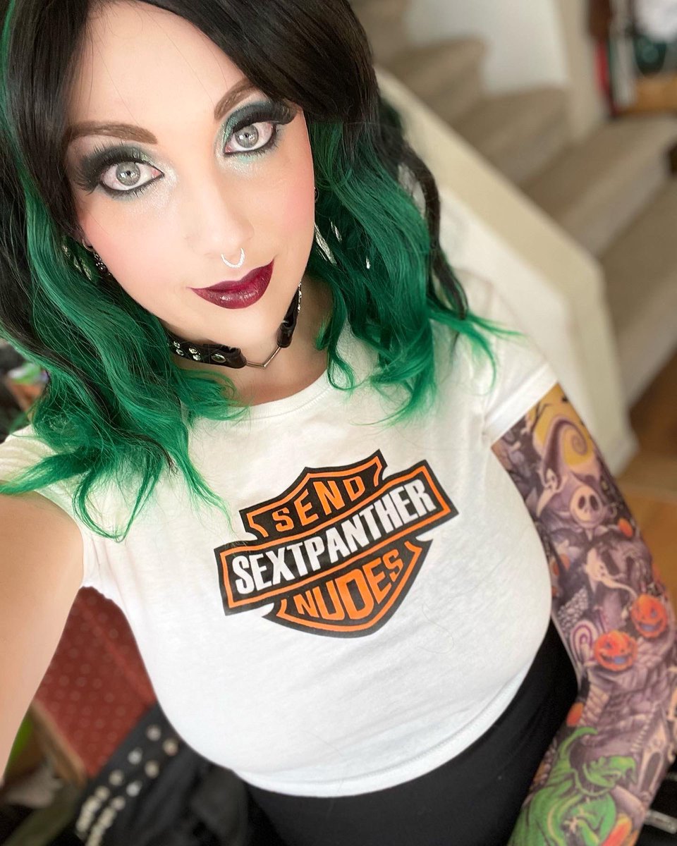 Onlyfans.com/NickeyHuntsman on Twitter: "Rocker look for Halloween 🎃 🖤"