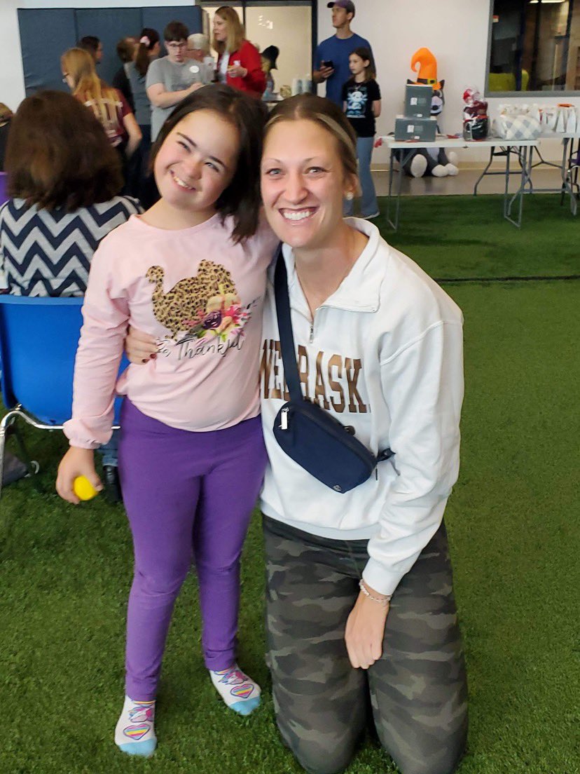 pcgoetzinger's tweet photo. Thanks for inviting me to the Buddy Walk, Kylee! What a fun morning 🙂
#piratepride #plainviewELEM https://t.co/zT9MDmbX9A