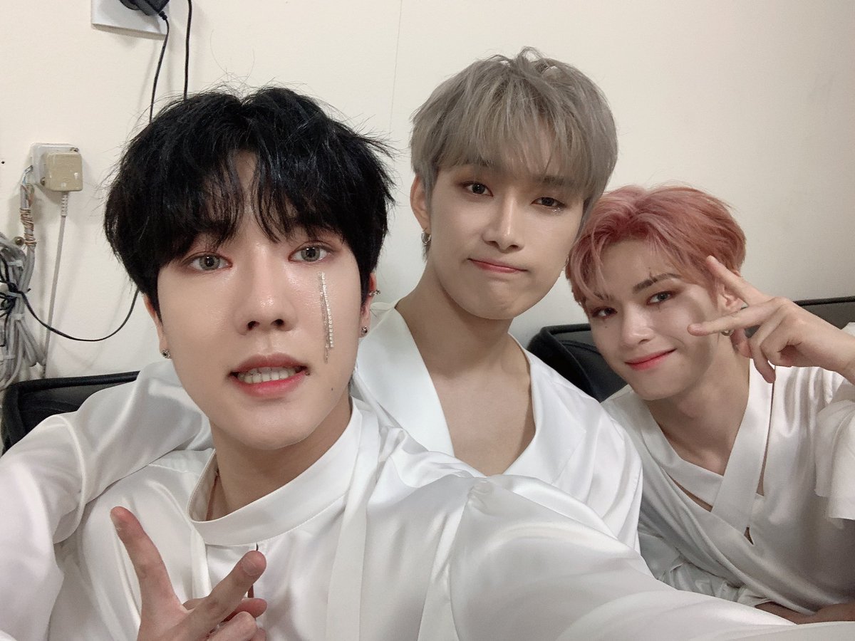 OmegaXgallery's tweet photo. #JAEHAN #재한 #HANGYEOM #한겸 #JUNGHOON #정훈
#OMEGA_X #오메가엑스
@OmegaX_official @OmegaX_members https://t.co/ofamXl31Ar