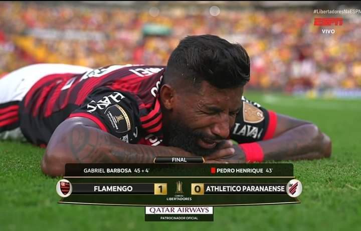 thcarvalho71's tweet photo. Ser rubro negro é isso, ser intenso, imenso!

#CopaLibertadores2022 #VamosFlamengo 
#colunafla 
#campeao https://t.co/OrCyxXZ933