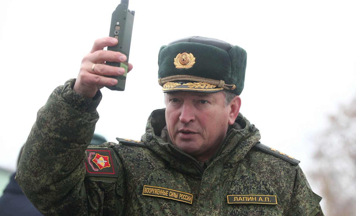 1/ With the dismissal of Colonel-General Aleksandr Lapin as the commander of Russia's Central Military District, ugly stories are emerging about his treatment of mobilised soldiers. He's said to have put his pistol to the head of a lieutenant and threatened to shoot him. ⬇️