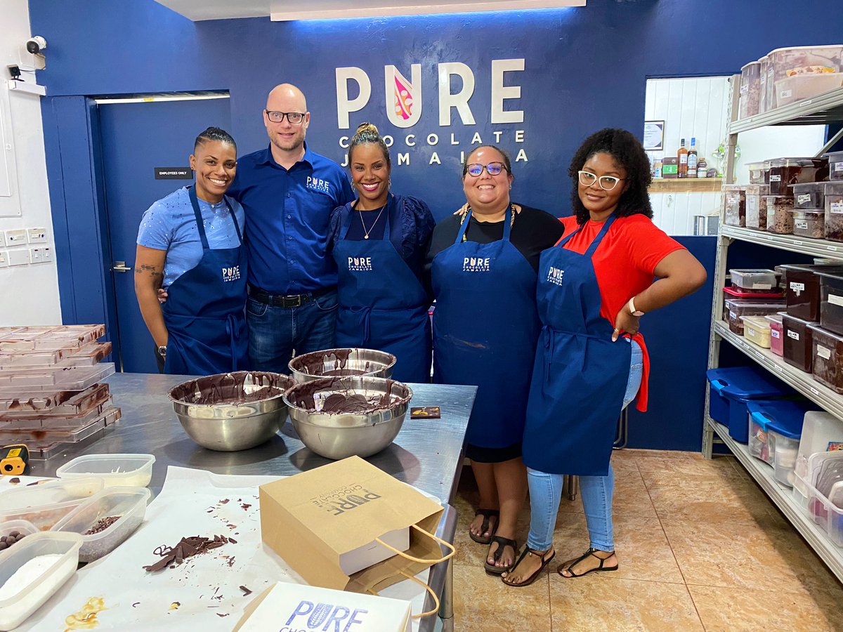 chefbrigetterj's tweet photo. Last Day 🥲💔
Took them on another drive to Ochi, but this time to one of my fave Jamaican Chocolatiers for a chocolate making workshop where we got to make our own bars and choc truffles.
#jamaica #foodtours #culinarytour #foodtourism #culinarydestination #caribbean #askChefB https://t.co/j3lvgowr0b