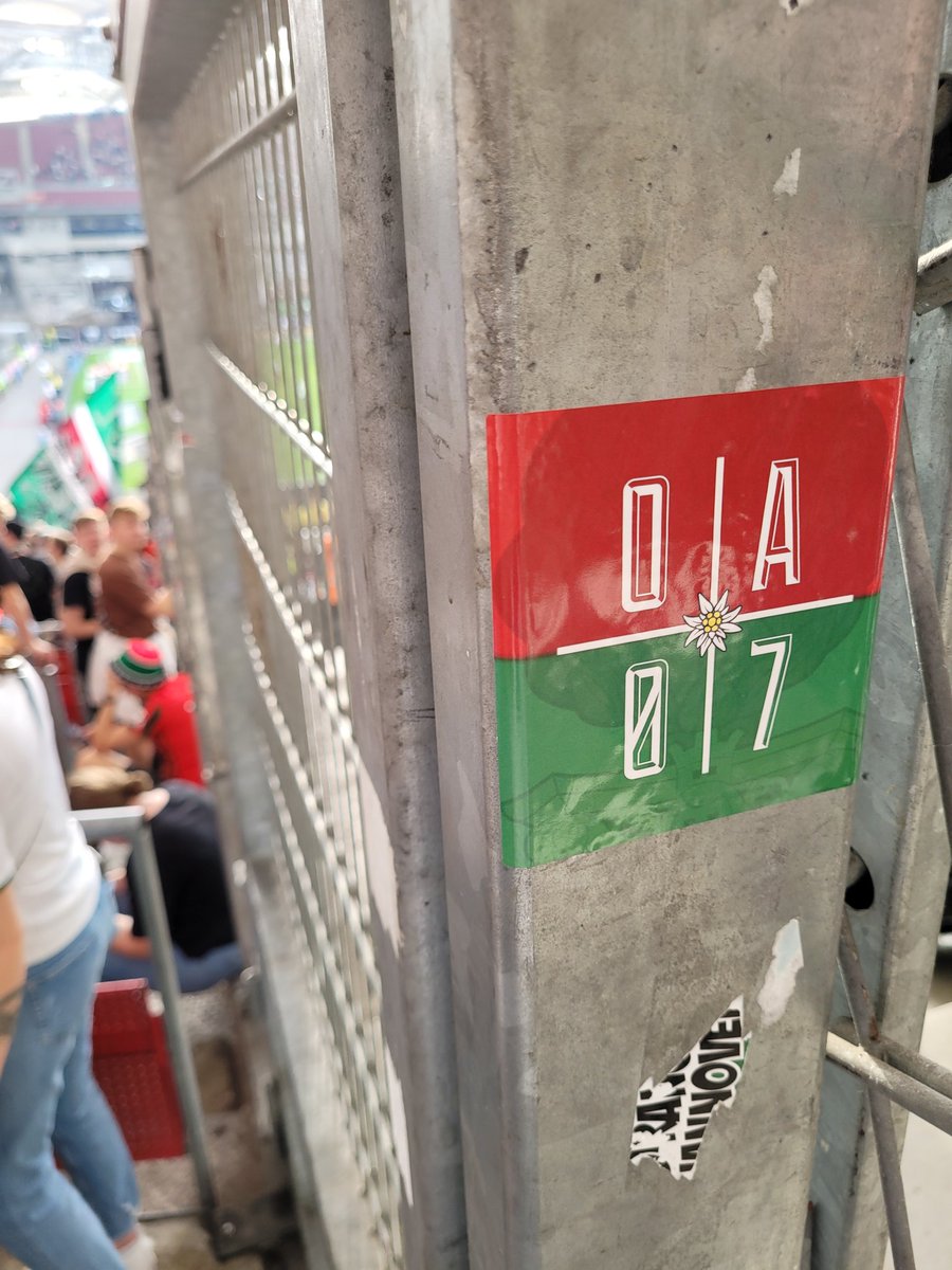 RaphaG1907's tweet photo. Stuttgart, Baden-Württemberg 🇩🇪 

Bundesliga
VfB Stuttgart vs. FC Augsburg 

#VfBStuttgart #VfB #Stuttgart #FCAugsburg #FCA #FCA1907 #Augsburg #VFBFCA #1907Oberallgäu #MercedesBenzArena #Bundesliga #groundhopping #groundhopper #thechickenbaltichronicles #fußball #football #soccer https://t.co/cQwAyDoIMg