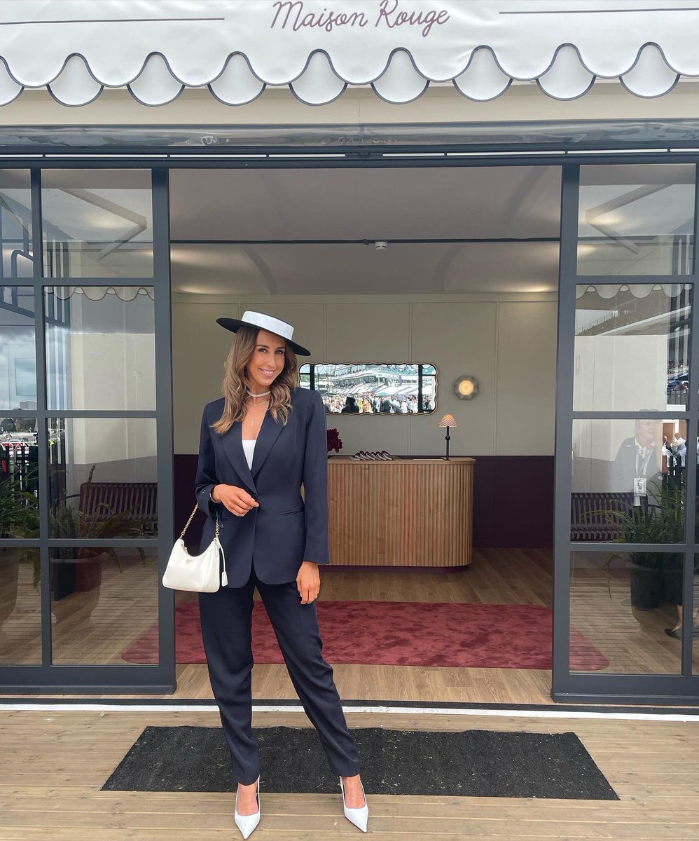 EllyWicks's tweet photo. DERBY DAY @CrownResorts https://t.co/iN2lyXYlLK