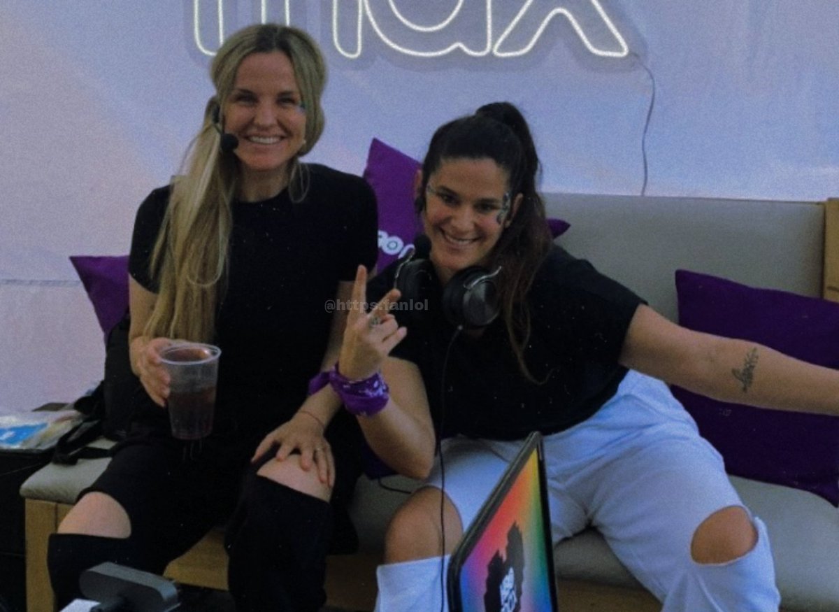 Las sonrisas más lindas del condado <a href="/elliotsofia/">Sofia Elliot</a> <a href="/ValentinaGod/">Valentina Godfrid</a> #valenysofi