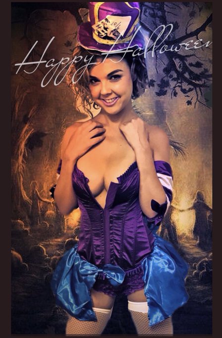 Watch Dillion Harper's leaked NSFW photo on TwXstars