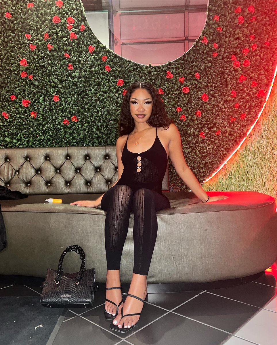 flomighty's tweet image. Bite Me