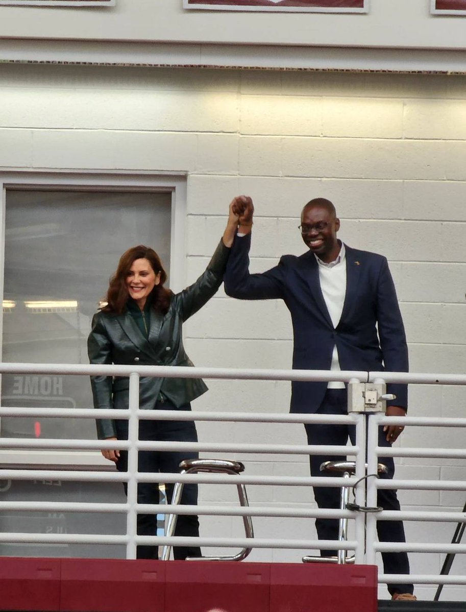 SaltyMomInMi's tweet photo. @MomsDemand rallied and then we #GOTV for today's #BigSend via @votefwd !! Let's go Michigan! #BestWOAEver ✊🏼📣🗳️✅ @GovWhitmer @LtGovGilchrist @BarackObama @D_Lee0221 https://t.co/DberEl1aOr