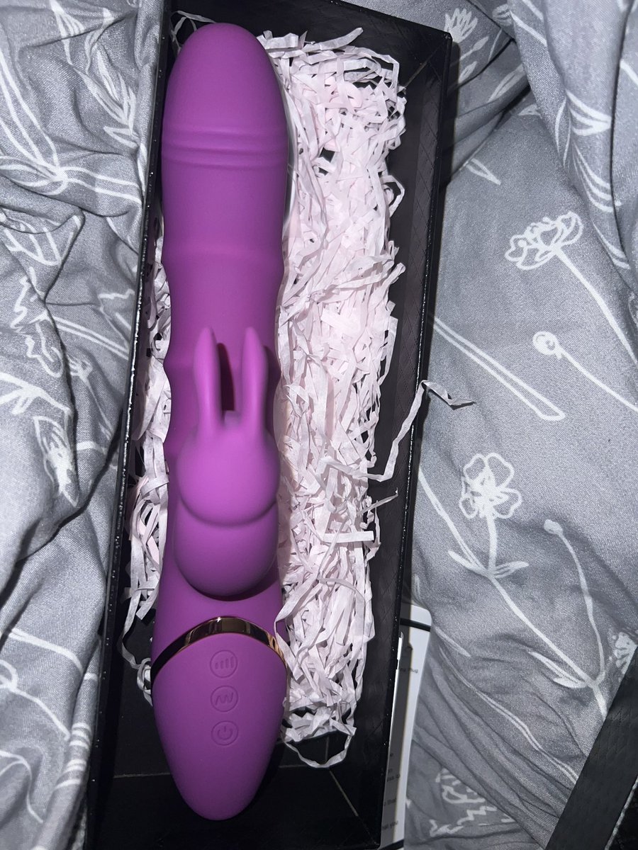Maddie18452897's tweet photo. @ashlefke I absolutely love love love this new toy! 😊 10/10 recommend!! 😋 https://t.co/RulLAVOuS2
