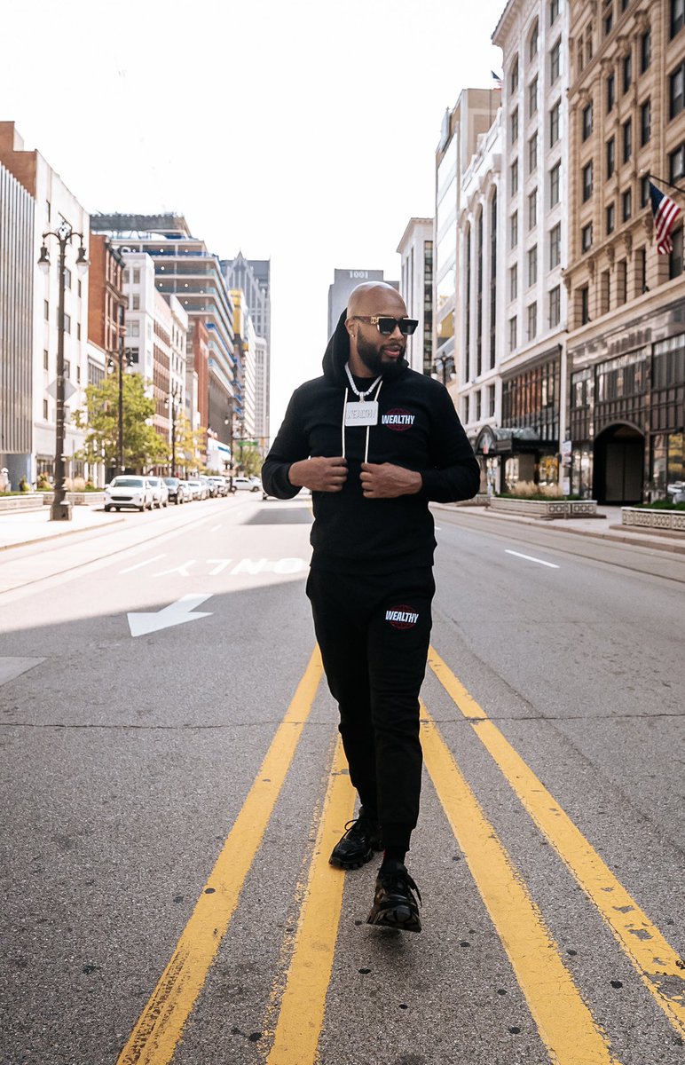 GoodWealthy's tweet photo. 🔥 What better way to debut the new jogger set than a photoshoot in the heart of Downtown Detroit? Joggy SZN with The Wealthy Brand has finally arrived! 

https://t.co/NkvFXEpdwP https://t.co/LU4PEV6ku6