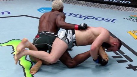mmamania's tweet photo. 🤮🤮🤮 https://t.co/IzDOpJtgaS