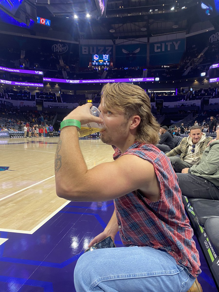 Went as Joe Dirt and people keep asking me if I’m <a href="/musicbytvboo/">TVBOO</a>