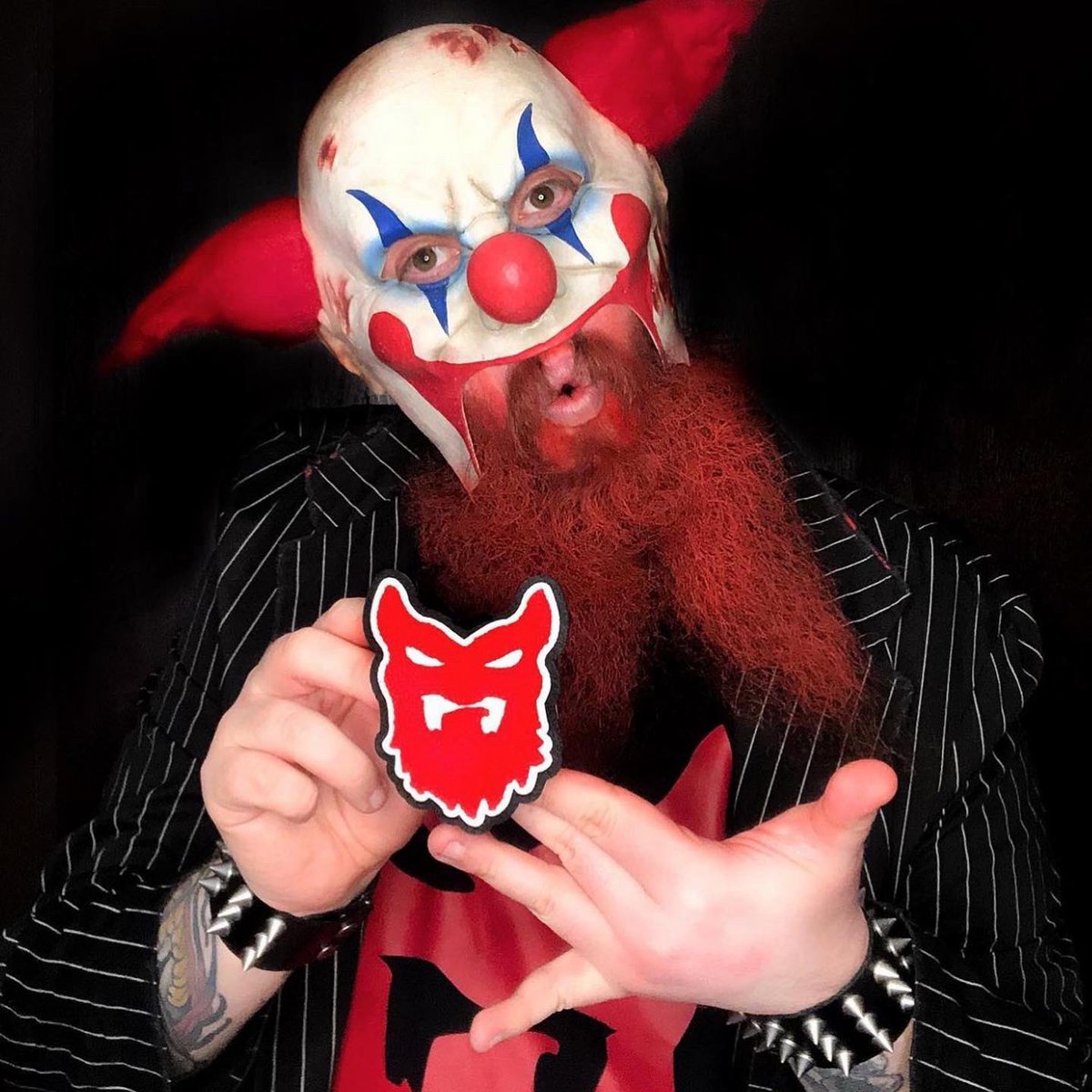 Who is ready for Halloween ? 
We will be featuring BEARDED VILLAINS in their costumes tomorrow. All featured brothers will receive a gift card 🎃