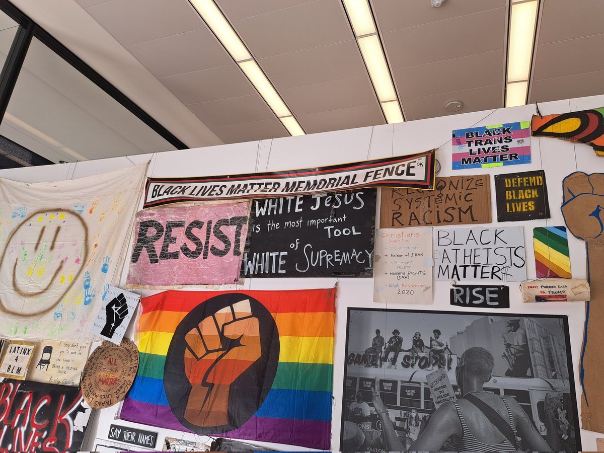 BLMFence2's tweet photo. #PatrickWarrenSr #DallasTexas
#BlackMentalHealthMatters #BlueBrutalityMatters  #BlackLivesMatter #BlackĹivesMatterMemorialFence
#MartinLutherKingJrLibrary #LibraryExhibit #PoliceMurdersMatter https://t.co/drw4obPwZM