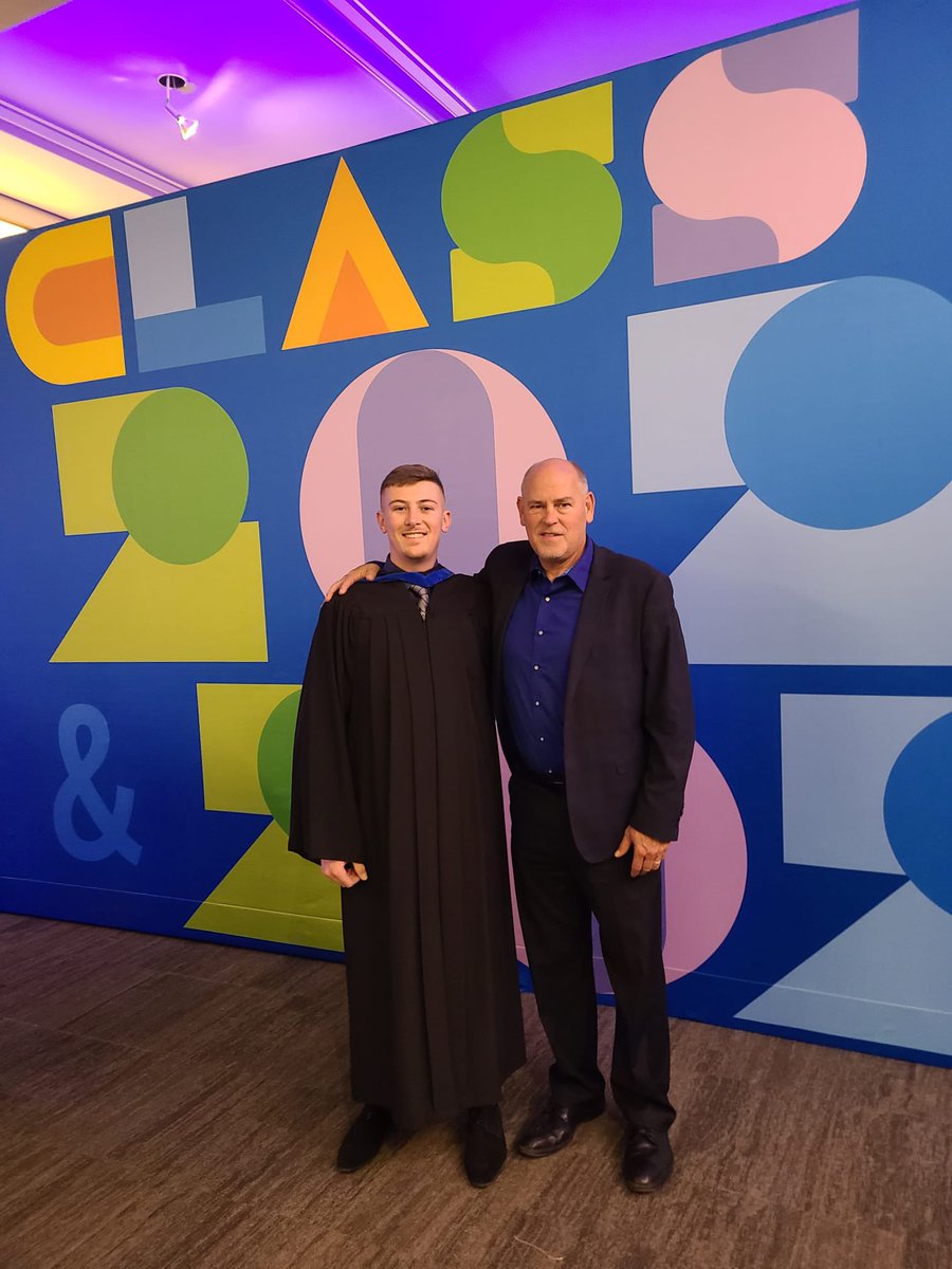 FinTech_Invest's tweet photo. @GBCollege finally we celebrate the #gbclassif2020 convocation celebration. You rock Jacob https://t.co/LIfYtTfbXw
