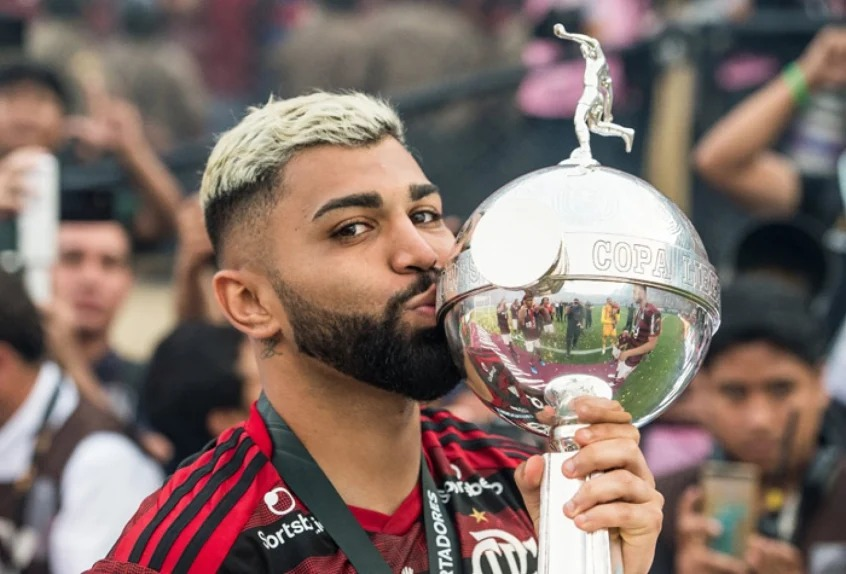 ColunadoFla's tweet photo. SEMPRE ELE!!!!!!!!! https://t.co/WTSR8PXyC1