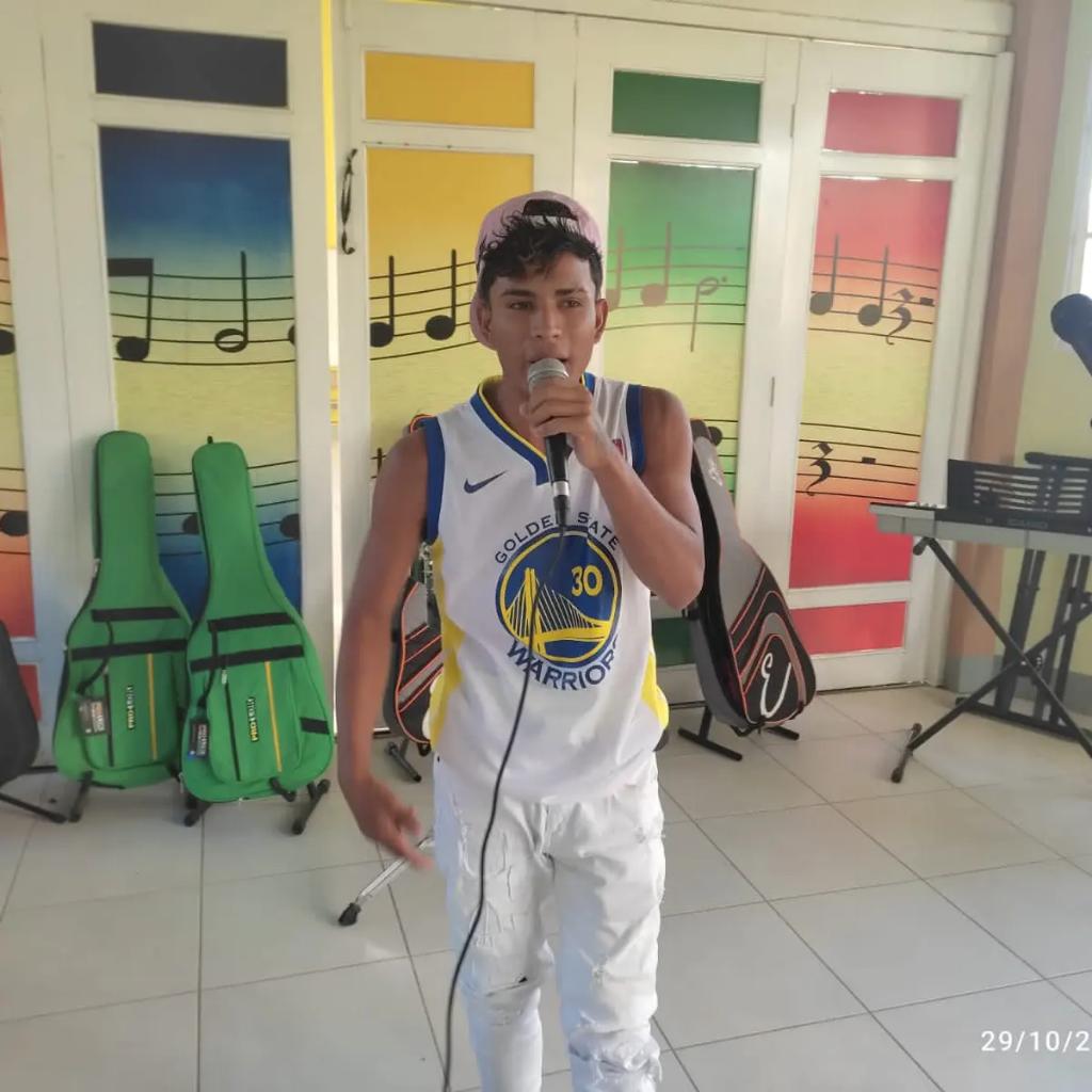 bonanza_red's tweet photo. Movimiento Cultural Leonel Rugama Y Juventud Sandinista 19 de Julio realizó Festival de Talentos en el Centro Cultural Juana Ledezma Luna en Bonanza dónde Jóvenes esta tarde de mostraron su talento todo esto gracias Nuestro Buen Gobierno Sandinista promoviendo la cultura 🗣️🎤👏🏽💃 https://t.co/hgRbOVrKuC