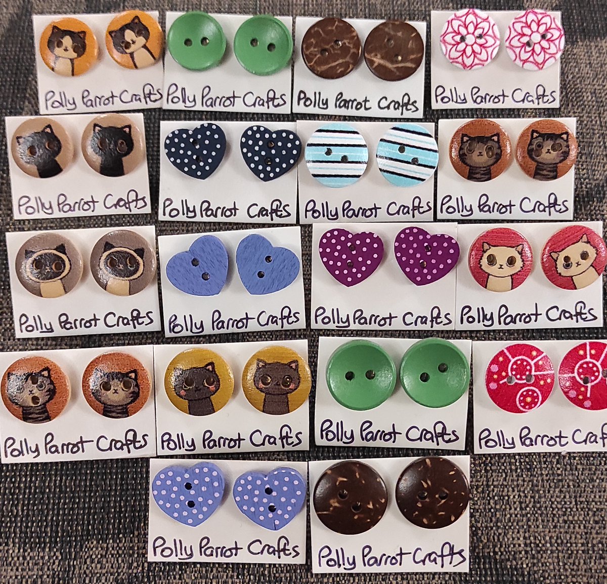 Been making some button stud earrings #button #studs #earrings #handmade 🤗🦜