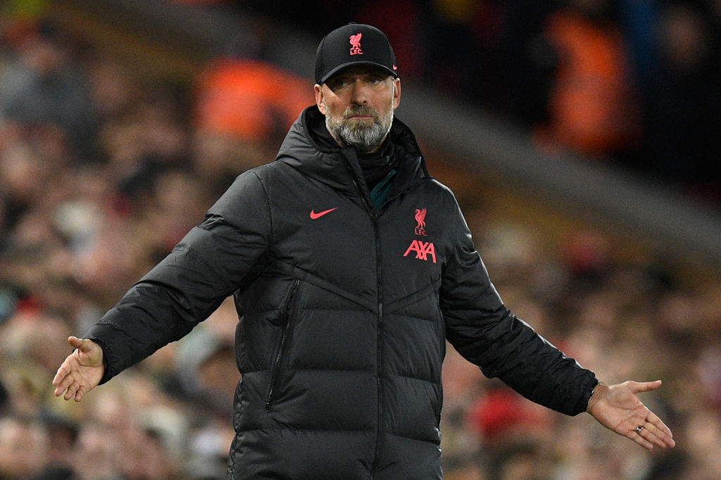 FabrizioRomano's tweet photo. Jurgen Klopp: "That's the situation, we will work on solutions. It’s no excuse but we have the problem from the first day with injuries or half-fit players". 🔴 #LFC

"It's a brutal season for us because we've had injuries from first day and some players we've had to rush back". https://t.co/Qce5dkAPJj