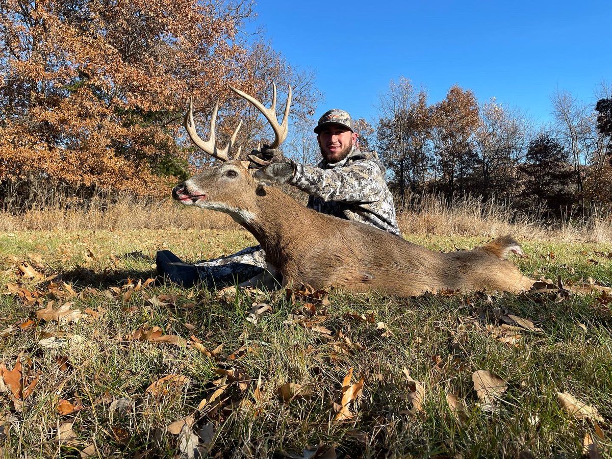 jacobma07's tweet photo. What a crazy hunt! https://t.co/AcanD5vGsa