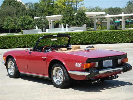 rickyricksmusic's tweet photo. 1975 Triumph TR6  (yea or nay) https://t.co/1RbrTKbhh3