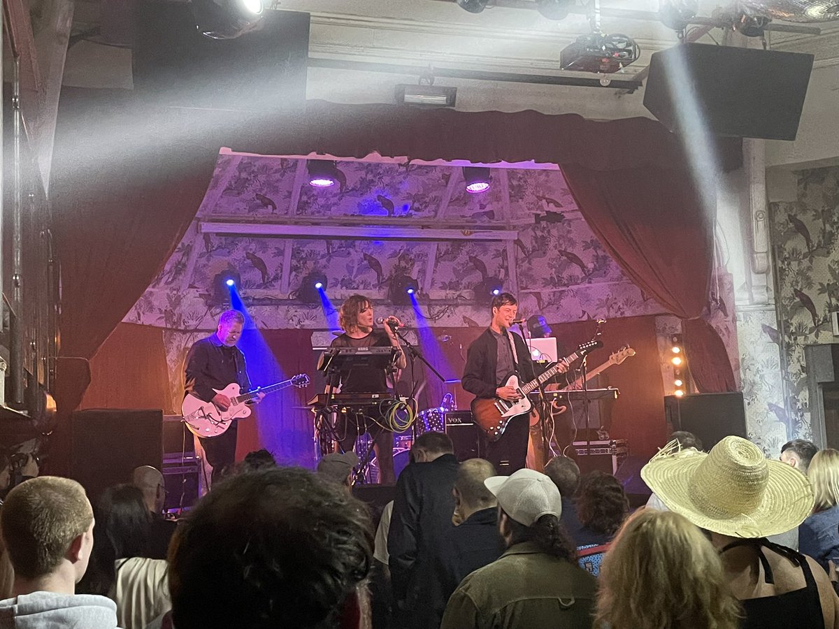 Ne17574196Chris's tweet photo. Perfect night tonight, watching the brilliant Seafever! Absolutely fantastic! #seafever #deafinstitute #foldinglines @SeaFeverBand @tommychap01 @PhilCmusic https://t.co/ZU9RNQUv79
