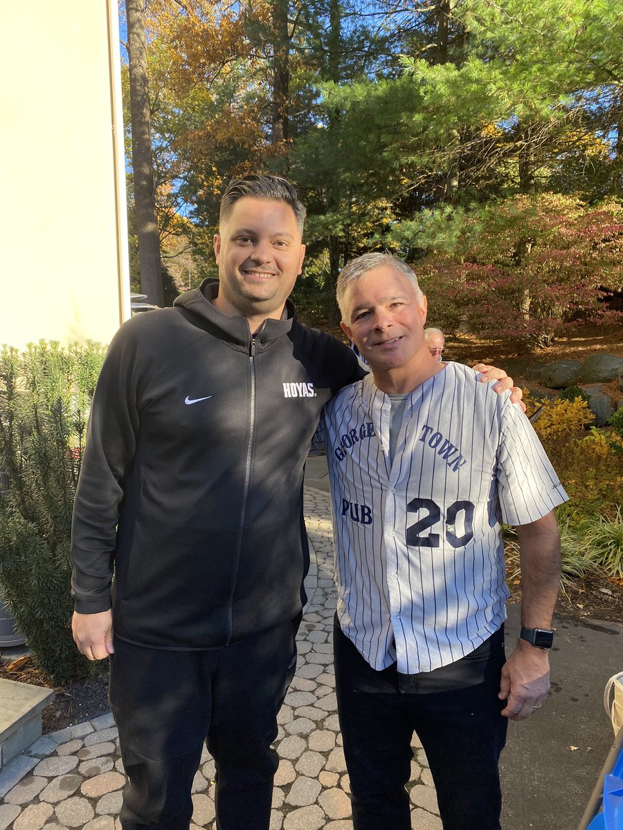 CoachJackL's tweet photo. Thanks to alums and parents, meets on the road feel like 🏡. Thanks to Scott Young and his family for hosting us after today’s meet!
#HOYASAXA l #H2OYAS https://t.co/VAnt64cM2c