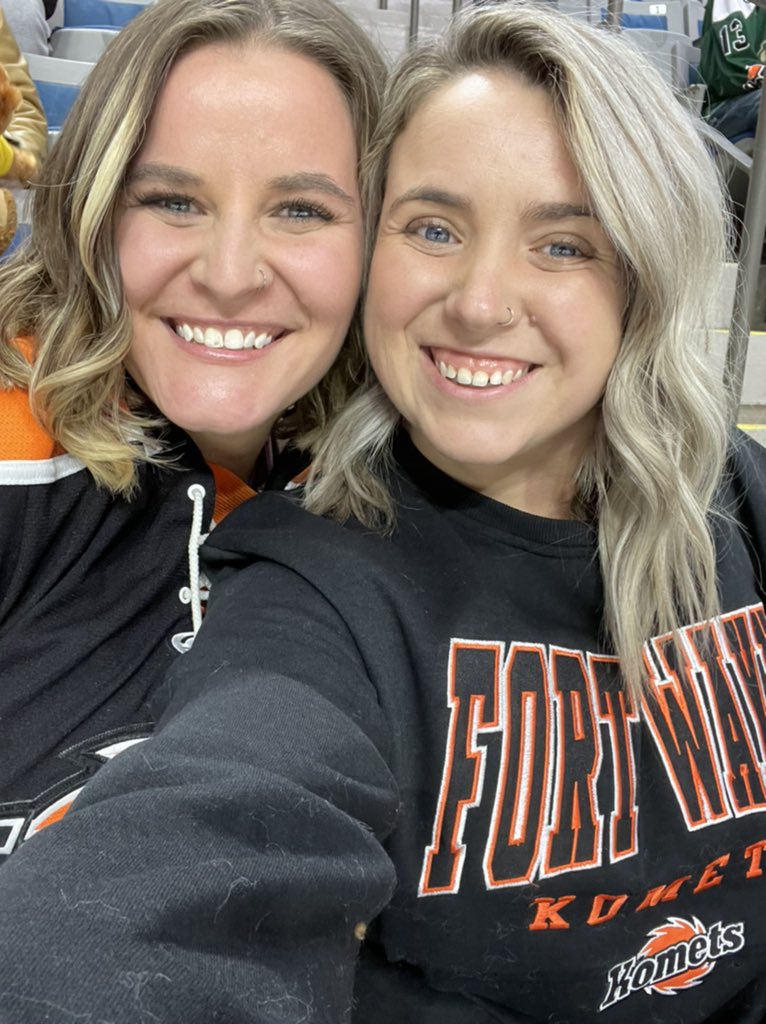 AWarren2012's tweet photo. #LetsGoKomets 🏒 https://t.co/tbvJCzMtlR