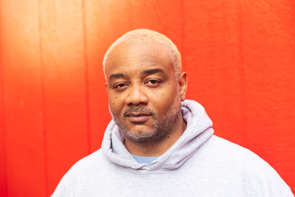 mashousestudio's tweet image. Please join us in welcoming October resident artist Demarcus McGaughey! Demarcus McGaughey, a Texas native and New York-based mixed media artist, passionately captures the beauty, strength, and vibrancy of people of color. Inspired by his mother as a chi… instagr.am/p/CkULZ_RPmja/