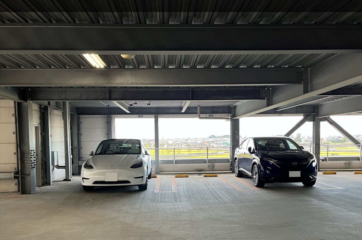 modelYtt's tweet photo. 職場では右側に大きくはみ出せる駐車位置を毎朝確保😆 https://t.co/TuUJYwfuz2