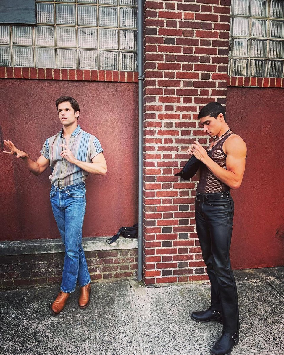 Charlie Carver shares new photos with Leslie Grossman, Isaac Powell, and  Ned Martel from “American Horror Story: NYC.” #AHSNYC, image size:960x1200