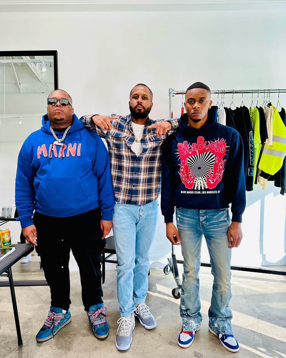 _DSpank's tweet photo. #ClanWay3 Out Now Much Love @_bluebucksclan https://t.co/iA27bpXyru