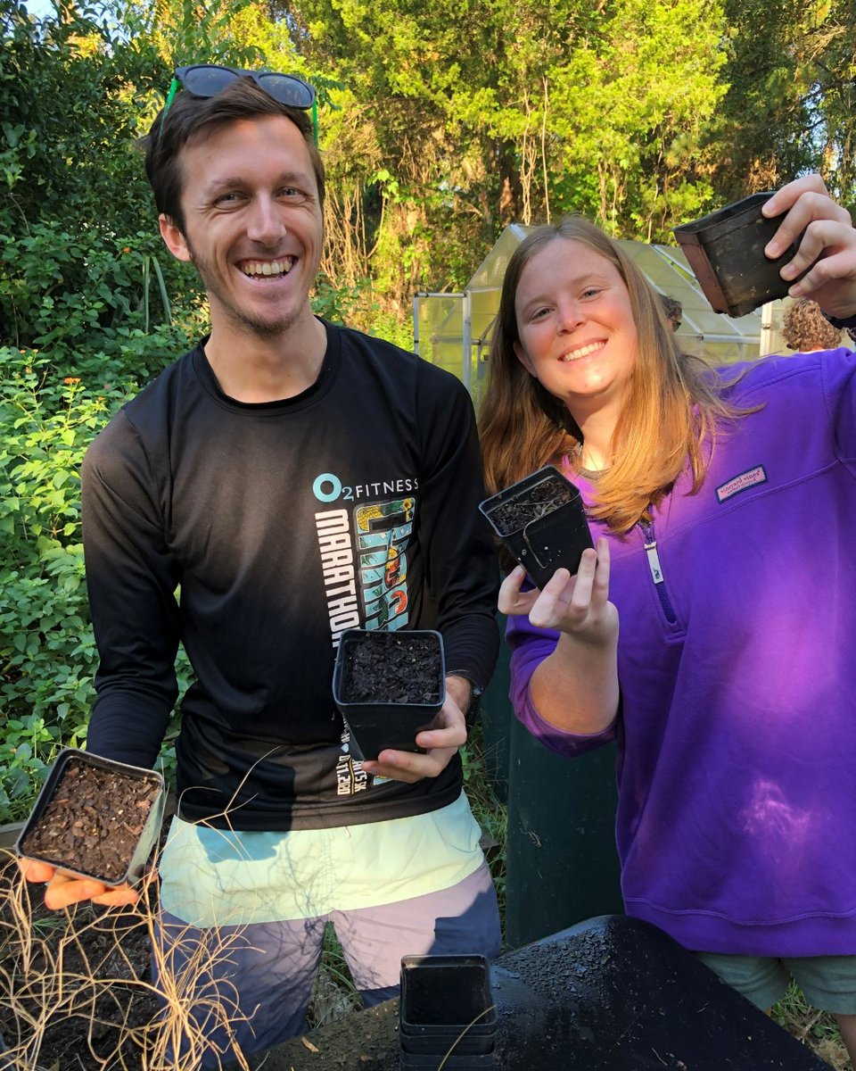 Call for volunteers! We're looking for folks to help with everything from shell bagging to social media. Do some good and have some fun, it's a win-win!

charlestonwaterkeeper.org/volunteer

#standup #showup #cleanwater #charlestonwaterkeeper